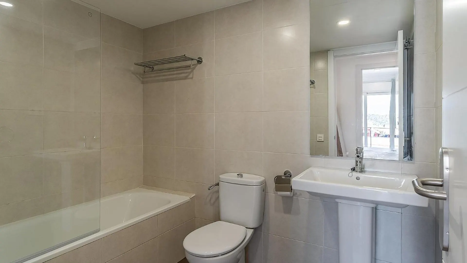 4238 - Ab Duplex Santa Coloma III Διαμέρισμα Βαρκελώνη 0*,  Ισπανία